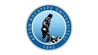 جامعة أفيون كوجه تبه  Afyon Kocatepe Üniversitesi  ,هي جامعة حكومية تأسست في أفيون قره حصار عام 1992. يعتمد تأسيس الجامعة على كلية أفيون قره حصار المالية والمحاسبة.