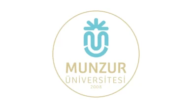 جامعة منذر - Munzur Üniversitesi 6 جامعة منذر Munzur Üniversitesi التي تقرر تأسيسها باسم جامعة تونجلي من خلال حمل اسم المقاطعة في عام 2008. هي مؤسسة للتعليم العالي في تونجلي .