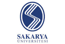 جامعة سكاريا Sakarya Üniversitesi هي جامعة تركية حكومية تقع في مدينة سكاريا شمال غرب تركيا هي أول جامعة في تركيا تحصل على شهادة نظام إدارة الجودة .