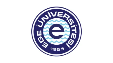 جامعة ايجة 5 جامعة ايجة هي جامعة حكومية وهي من بين الجامعات الرائدة في تركيا ولها تاريخ يمتد لحوالي 70 عاماً. تأسست عام 1955 في مدينة إزمير، إحدى المدن الجميلة في بحر إيجه. وتعتبر إحدى مؤسسات التعليم العالي الأكثر رسوخاً في تركيا، تحمل لقب “جامعة الأبحاث”، وقد حصلت على أول شهادة اعتماد مؤسسي كامل في تركيا، ولديها مستوى A Plus في رضا الطلاب.
